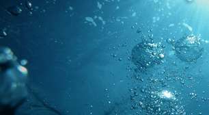 O que significa sonhar com água? Psicóloga explica