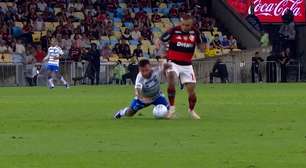 VAR divulga análise de expulsão anulada em Flamengo x Cruzeiro no Brasileirão