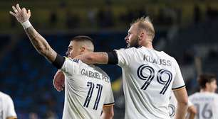 Ex-Vasco, Gabriel Pec faz hat-trick e alcança marca na carreira