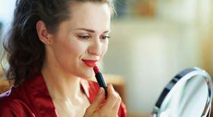 Sextou! Dicas fáceis para passar batom vermelho sem borrar