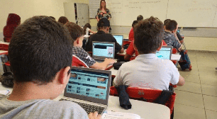 Alunos da rede estaducal tem acesso ao app Canva nas escolas de modo gratuito até 2029