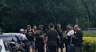 "Aconteceu isso": Organziada do Corinthians cobra os jogadores no CT do clube e o pior acontece