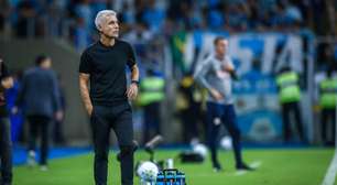 Chateado com empate na Arena, Luís Castro diz que Grêmio ainda passa por processo de formação