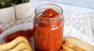 Geleia de tomate com pimenta, sofisticada e picante na medida certa, para servir com torradas ou carnes