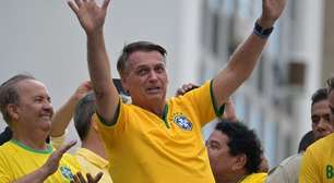 Bolsonaro teve piora na função renal e seguirá na UTI, diz novo boletim médico