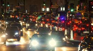 Motoristas podem ser multados por rodar com farol apagado