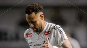 Neymar critica gramado da Vila Belmiro após clássico: "Atrapalha o espetáculo"