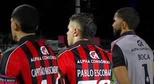 Vitória homenageia Wagner Moura em triunfo sobre o Atlético