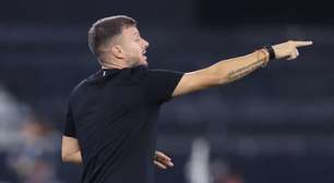 Anselmi: "Quando o time perde, o treinador é burro. Hoje sou um burro"