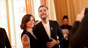 Wagner Moura vai acompanhado da esposa ao tapete vermelho do Oscar; veja fotos