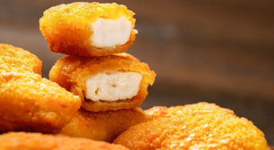Essa receita de nugget caseiro e saudável é ideal para evitar ultraprocessados com as crianças: crocante e fica pronto em 20 minutos na air fryer