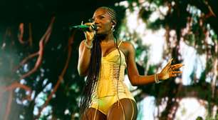 Doechii manda recado para fãs sul-americanos antes do Lollapalooza: 'Mantenham-se hidratados e tentem não empurrar a pessoa na sua frente'