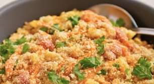 Farofa de bacon e ovo fácil: vai bem com tudo