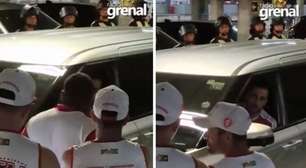 Vídeo! Carro cercado e cobranças a motorista expõem pressão sobre Thiago Maia no Inter