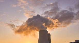 Energia nuclear volta ao radar global; veja como investir no setor