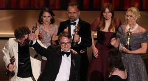 De 'zé ninguém' a vencedor do Oscar: a história do funcionário de escola que enfrentou Putin