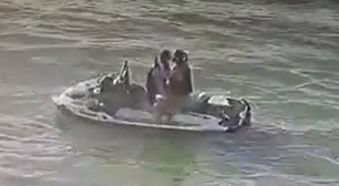 Casal estava se beijando em moto aquática quando foi atropelado por 'barco pirata' em SC