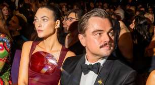 Leonardo DiCaprio repete 'gesto raro' que já fez com Gisele Bündchen ao levar namorada ao Oscar