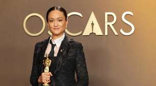 Vencedora do Oscar de Fotografia pede que mulheres fiquem de pé e emociona plateia