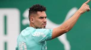 Paulinho revela ansiedade para voltar no Palmeiras: "Joguei dois anos com dor"