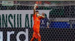 Romero anuncia aposentadoria e encerra carreira como recordista da Argentina