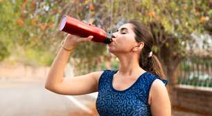Água faz perder peso? Entenda o que realmente acontece