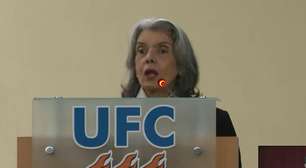 Cármen Lúcia é aplaudida ao fazer apelo contra a violência às mulheres: 'Parem de nos matar'