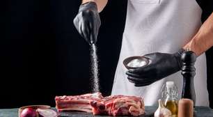 Sal na medida certa: os truques certos para evitar exageros na cozinha