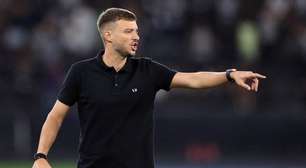 Botafogo desembarca em São Paulo horas antes de enfrentar o Palmeiras