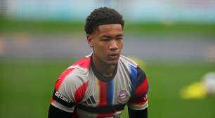 Chance de ouro e autorização especial: conheça goleiro de 16 anos que poderá estrear pelo Bayern na Champions