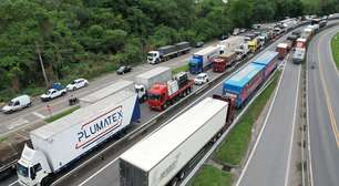 Caminhoneiros articulam greve nacional em resposta à alta do diesel