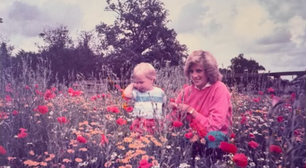 Príncipe William divulga foto inédita com sua mãe, princesa Diana