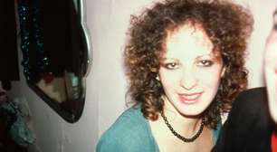 Retrospectiva em Paris revisita cinco décadas de imagens de Nan Goldin entre arte, política e memória