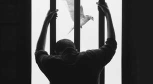 Ator é encontrado morto na prisão após condenação por abuso