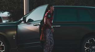 Atacante do Al Duhail publica carrossel com camisa do Flamengo e atiça rubro-negros