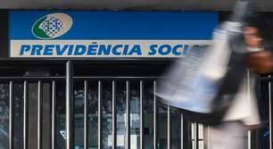 Governo antecipa 13º salário de aposentados e pensionistas do INSS; pagamento será em duas parcelas