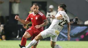 Inter vence o Santos fora de casa e conquista primeira vitória no Brasileirão