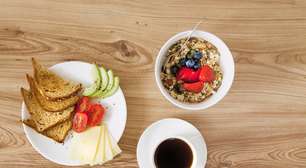 Esses alimentos não podem faltar no café da manhã para começar o dia com energia de forma saudável