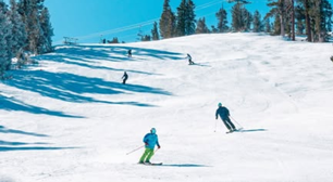 Família processa resort por criança se queimar com chocolate 'excessivamente e desnecessariamente' quente