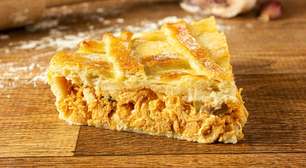 Cremosa por dentro, dourada por fora: aprenda a torta de frango perfeita