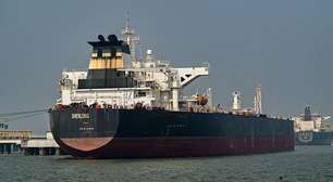 Quase 100 navios atravessaram o Estreito de Ormuz desde o início da guerra. Quem está conseguindo passar?