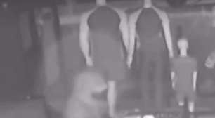 Criminoso invade loja do Corinthians e leva mais de R$ 200 mil em produtos; veja o vídeo