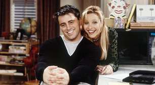 Lisa Kudrow relembra cena hilária de 'Friends' que a fez mandar mensagem para Matt LeBlanc