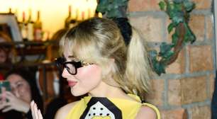 Lolla: Sabrina Carpenter usa lenço vintage dos anos 70 em restaurante