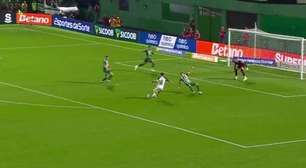 Corinthians desperdiça chances e fica no empate com a Chapecoense