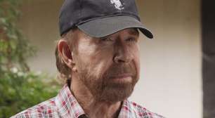 'Discurso cheio de ameaças e ofensas': há 22 anos, Chuck Norris revelou detalhes chocantes de traumas com o pai viciado em álcool
