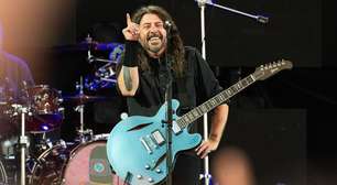 Dave Grohl aborda infidelidade e diz que faz terapia 'seis dias por semana'