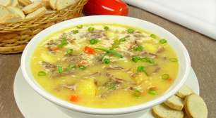 3 caldos de mandioca para aproveitar a chegada do outono com mais sabor