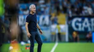 Luís Castro reage à fratura de Marlon em triunfo do Grêmio e responde sobre reposição