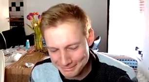 Dev lança jogo após 4 anos e chora de emoção ao ganhar US$ 250 mil em uma semana